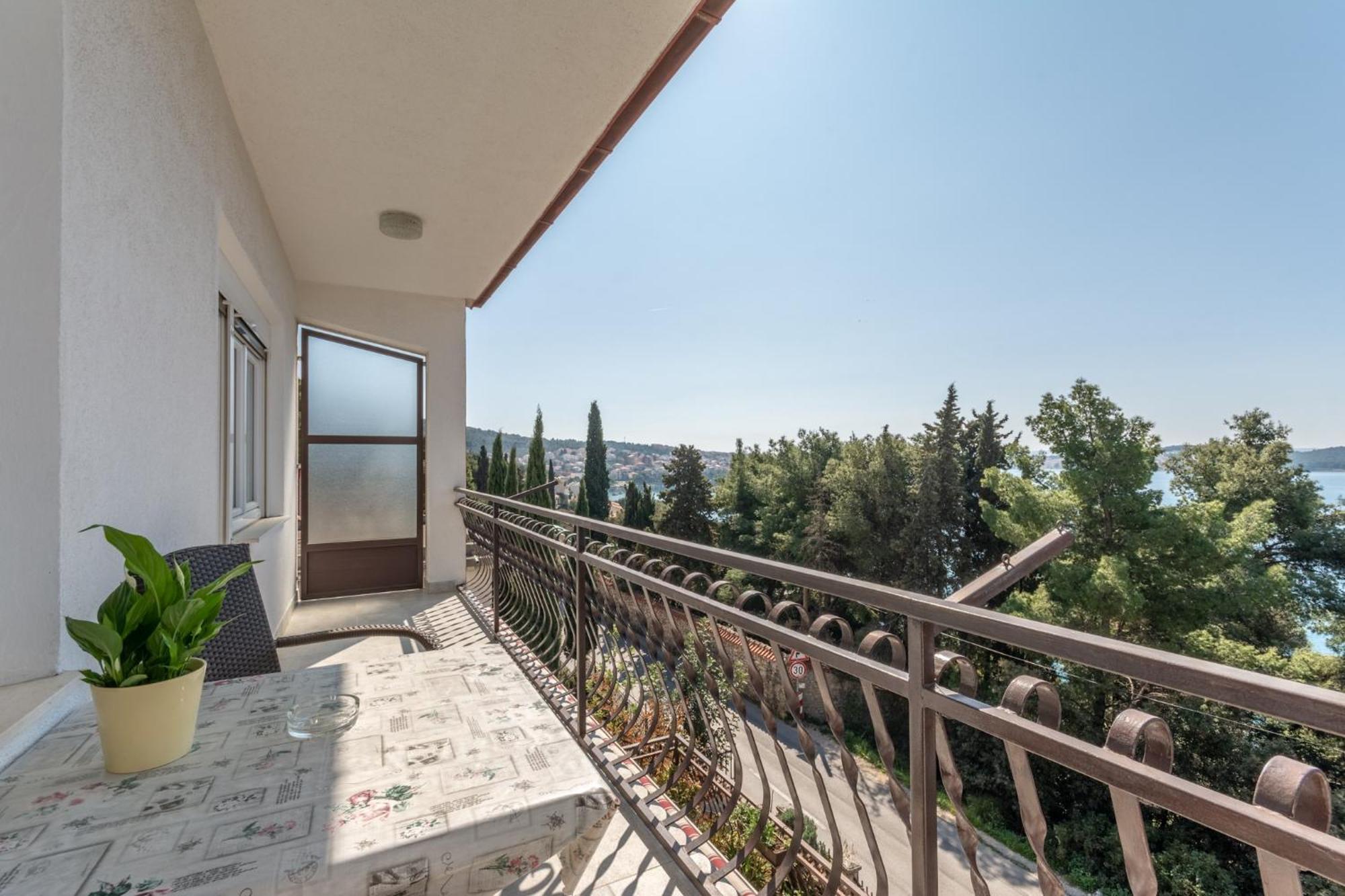Apartments Mimi Trogir Rum bild